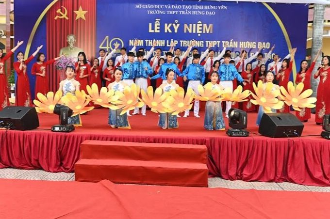 Lễ kỷ niệm 40 năm thành lập trường THPT Trần Hưng Đạo